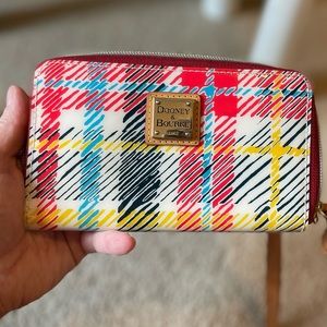 Dooney & Bourke wallet